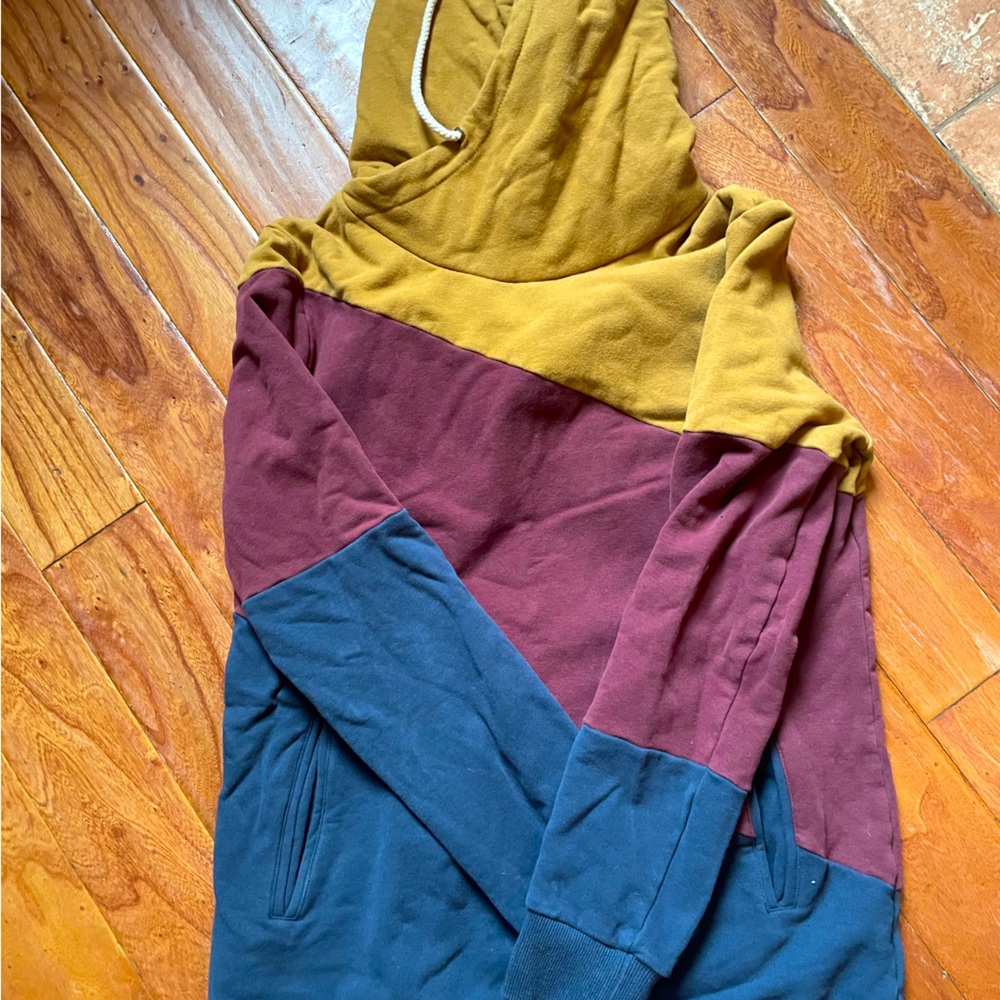 Size m ampersand (&A) single hood sweatshirt